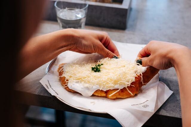 Budapest Food Tour: Local Tastings & Drinks, Budapest