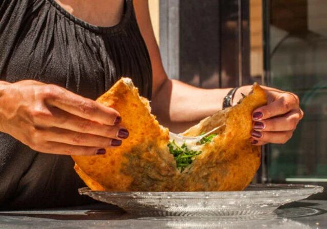 Naples Pizza & Drinks Tour: A Slice of Naples, Naples