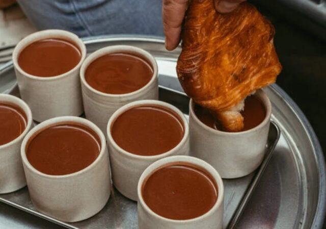 A Morning in Paris Food Tour: Croissants, Baguettes & Chocolate, Paris