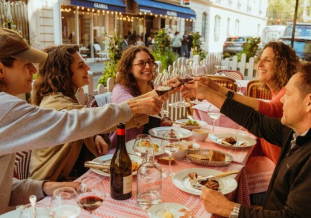 Paris Food Tour Near the Eiffel Tower: VIP Dinner & Champagne, Paris