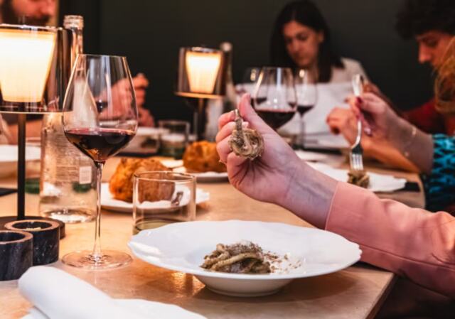 Rome VIP Dinner Tour: Truffle, Wine & Private Trevi Fountain View, Rome