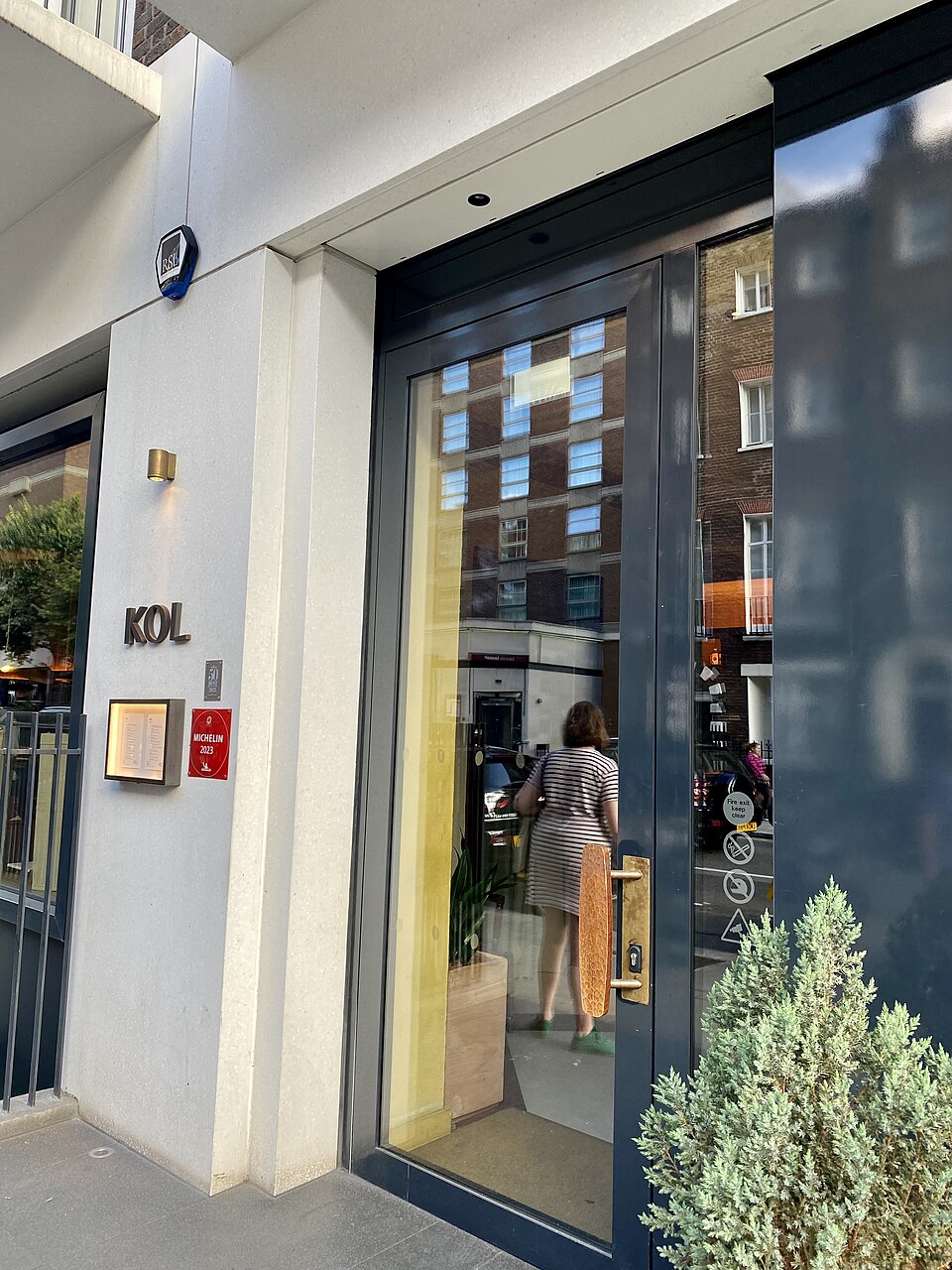 Kol, London