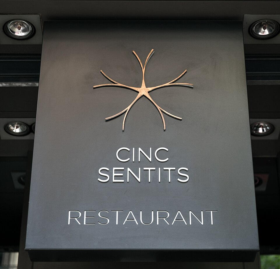 Cinc Sentits