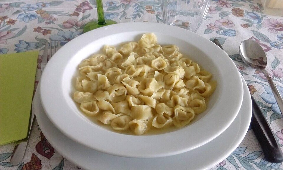 Tortellini in brodo, Bologna