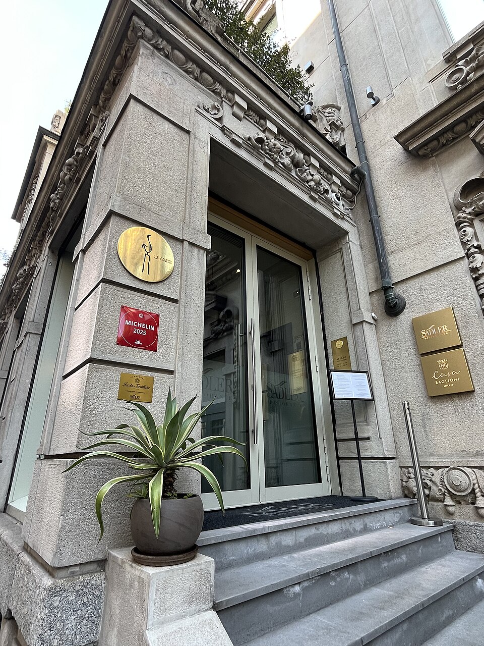 Sadler, Milan